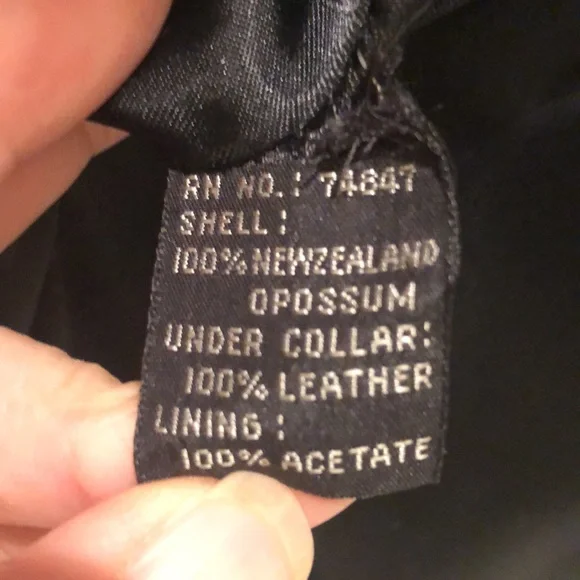 Excellent condition (real) opossum fur vintage vest. Size M from Andrew Marc. - Picture 2 of 4